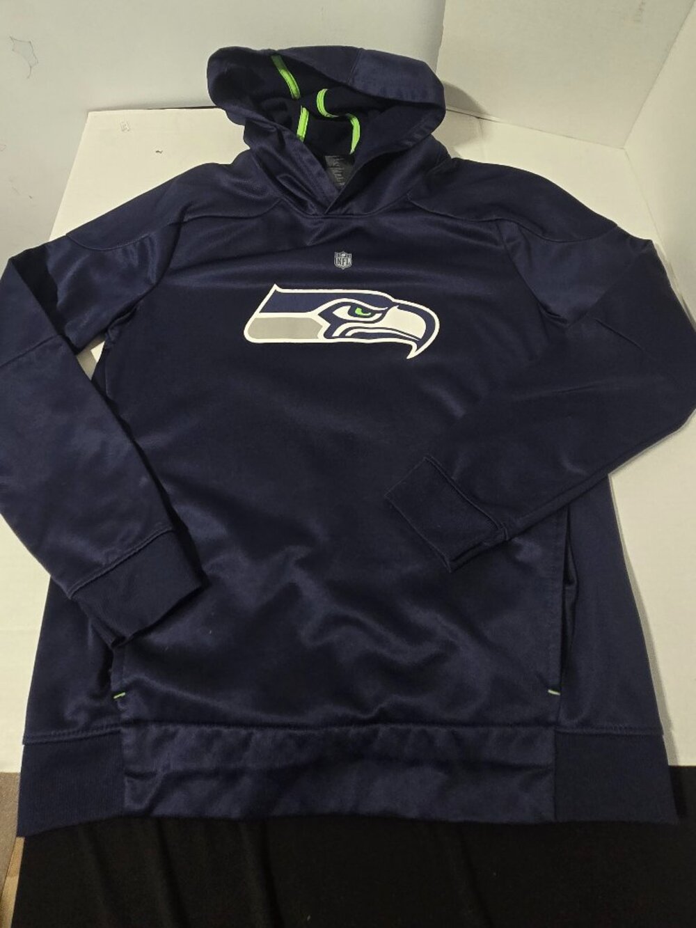 🏈 Seattle Seahawks NFL Youth Hoodie – Size L (14/16)